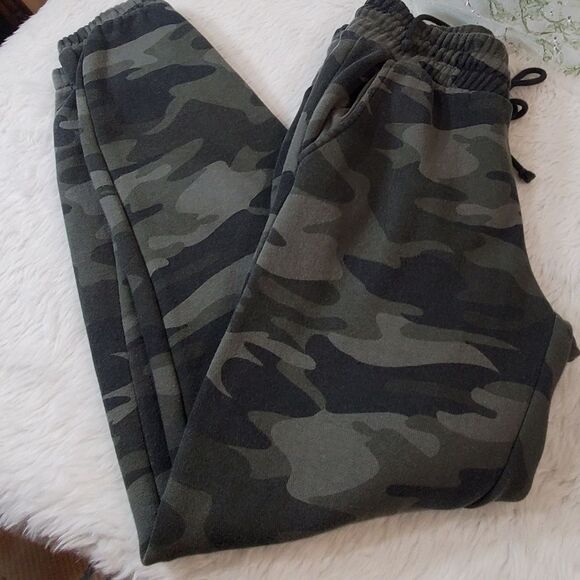 Wild Fable Cammo Sweatpants - Picture 1 of 12